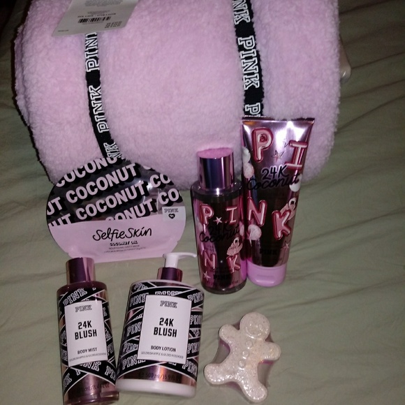 PINK Victoria's Secret Bedding Vs Pink Blanket Bundle Poshmark